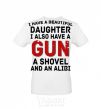 Мужская футболка I have a beautiful daughter and a gun Белый фото