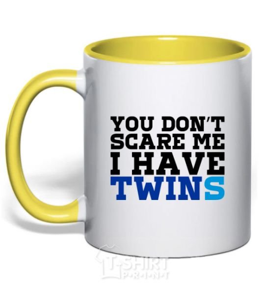 Mug with a colored handle You don't scare me i have twins yellow фото