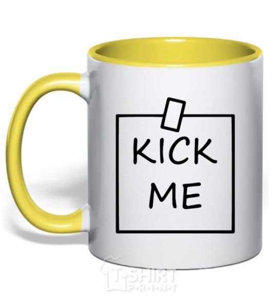 Mug with a colored handle Kick me note yellow фото
