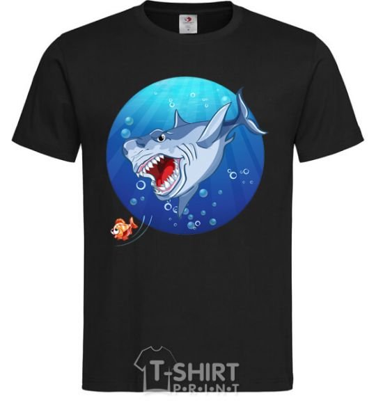 Men's T-Shirt A shark and a fish black фото